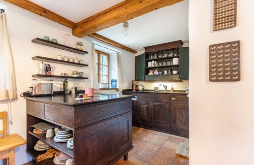 Chieming Apartment | Holiday Home 'Landhaus Gustl' with Private Terrace, Private Garden and Wi-Fi