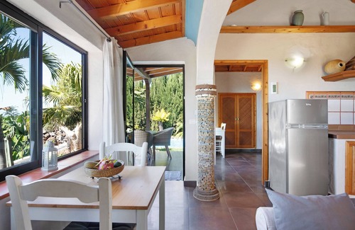 Tijarafe House | Holiday Home 'Las Vetas' with Sea View, Private Pool and Wi-Fi