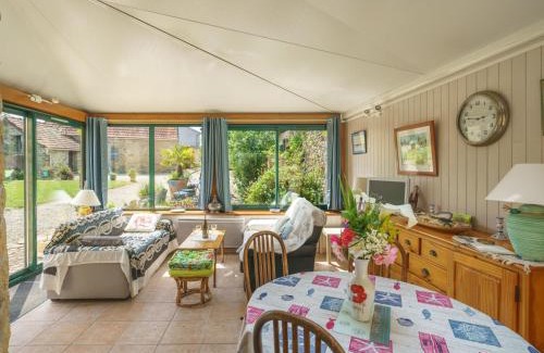 Roscanvel House | Holiday Home Le Pigeonnier by Interhome