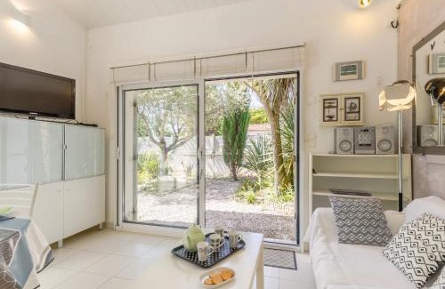 Bourgenay House | Holiday Home Les Oliviers by Interhome