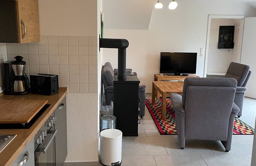 Hage House | Holiday Home 'Linden' with Shared Garden and Wi-Fi