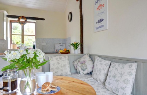 Llanerchymedd House | Holiday Home Llanerchymedd-3 by Interhome