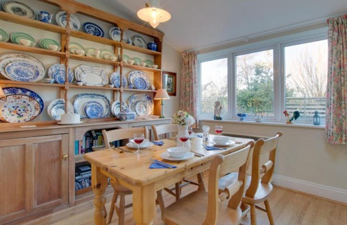 Woodhorn House | Holiday Home Lobster Pot Cottage by Interhome