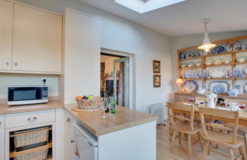 Woodhorn House | Holiday Home Lobster Pot Cottage by Interhome