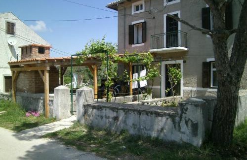 Sveti Jakov House | Holiday Home Lorraina