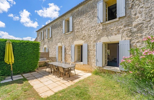 Sainte Gemme House | Holiday Home 'Maison De Vacances Avec Piscine' with Private Pool, Private Terrace and Wi-Fi