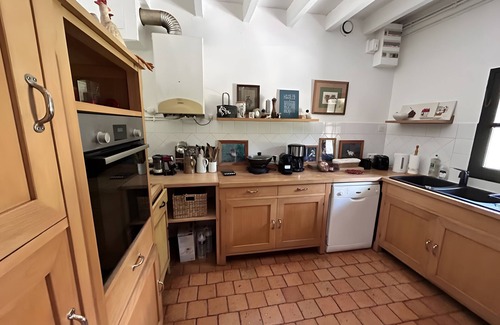 Salbris House | Holiday Home 'Maison De Vacances Le Pré Des Fées' with Lake View, Private Pool and Private Garden