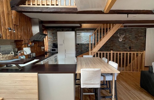 Orgeix House | Holiday Home 'Maison De Village' with Private Terrace