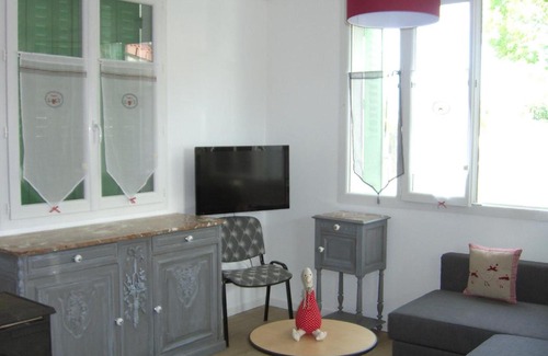 Blot-lʼEglise House | Holiday Home Maison Les Oies by Interhome