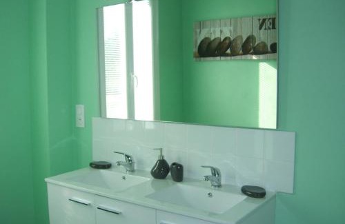 Blot-lʼEglise House | Holiday Home Maison Les Oies by Interhome