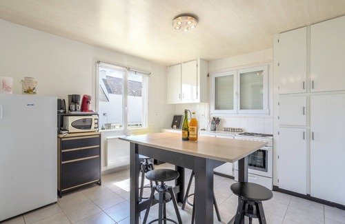 Saint-Guenole House | Holiday Home 'Maison Proche Du Port Plage Et Surf' with Private Terrace, Private Garden and Wi-Fi