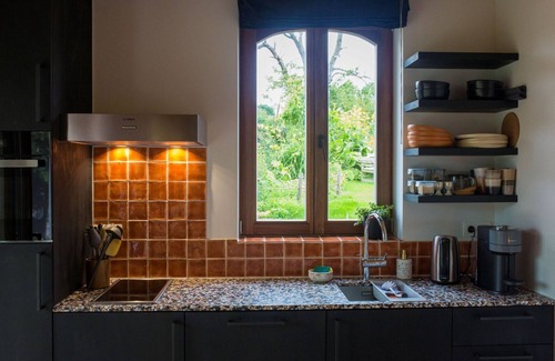 Rozebeke Villa | Holiday home Maisonnette FREA, secluded & different