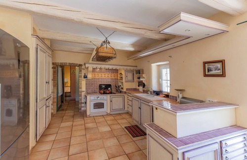 Courry House | Holiday Home 'Mas Le Bragalou' with Mountain View, Private Pool and Wi-Fi