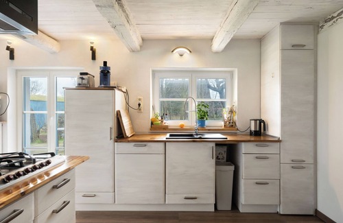 Oberndorf House | Holiday Home 'Mercimersea' with Private Terrace, Private Garden and Wi-Fi