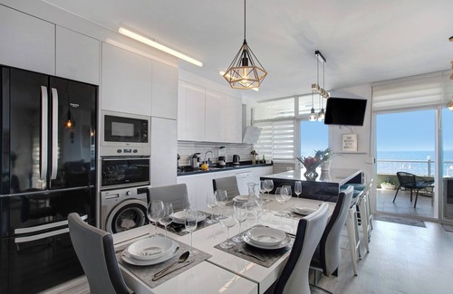 Radazul Apartment | Holiday Home 'Mi casa de Radazul' with Sea View & Wi-Fi