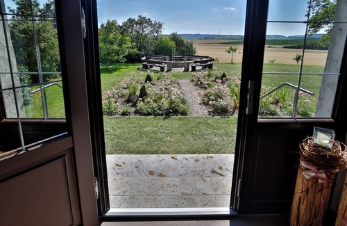 Erlabronn House | Holiday Home 'Mit Offenem Kamin' with Private Garden, Wi-Fi and Air Conditioning