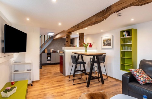 Jesberg House | Holiday Home 'Mittendrin' with Private Terrace