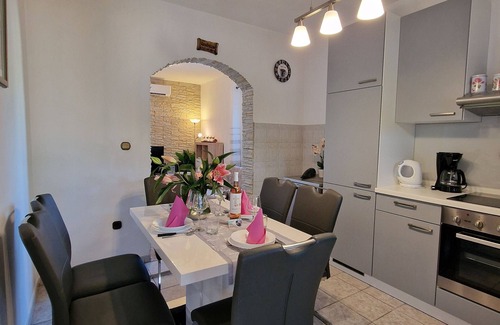 Unesic House | Holiday home Neva with private pool and game room