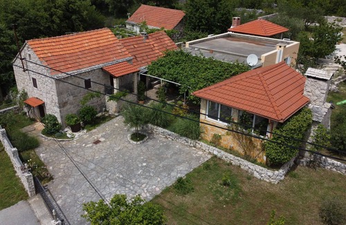 Unesic House | Holiday home Neva with private pool and game room