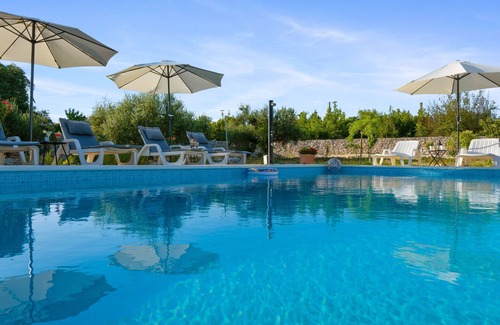 Unesic House | Holiday home Neva with private pool and game room