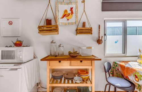 Sao Simao House | Holiday Home "O Mundo Da Lua - Galinheiro" with Shared Garden and Wi-Fi