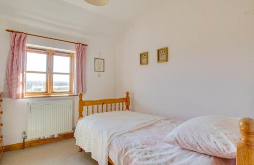 Maidstone House | Holiday Home Orchard Cottage by Interhome