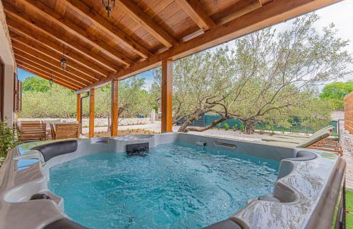 Sibenik Villa | Holiday Home Parona