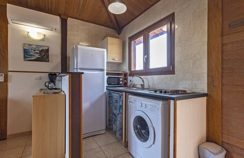 Figari House | Holiday Home 'Petite Maison' with Sea View, Private Terrace and Private Garden