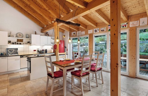 Steinbach House | Holiday Home 'Plättig' with Private Terrace, Private Garden and Wi-Fi