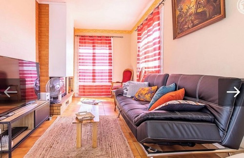 Paray-le-Monial House | Holiday Home 'Proprit Haut De Gamme Le Clos' with Private Terrace, Private Garden and Wi-Fi