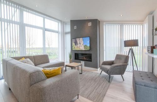 Wemeldinge House | Holiday Home Ruisweg 39 by Interhome