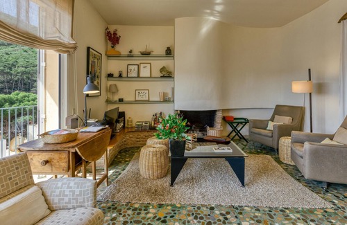 Sa Tuna House | Holiday Home "Sa Tuna Stylish waterfront" with Sea View, Garden & Wi-Fi