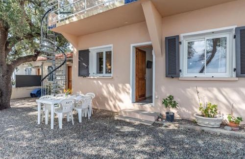 Sari-Solenzara House | Holiday Home Scorpina by Interhome