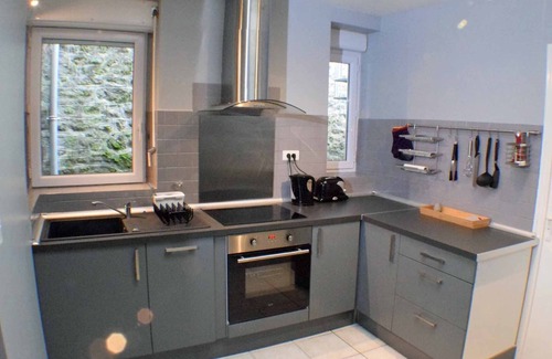 Lanvallay House | Holiday home sleeping 5 in Dinan port