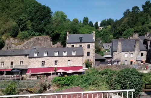 Lanvallay House | Holiday home sleeping 5 in Dinan port