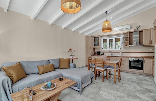 Kalligoni House | Holiday Home 'Stella's House' with Private Terrace, Wi-Fi and Air Conditioning