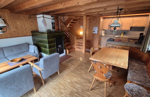 Kublis Ski Chalet | Holiday home Stutz house part left