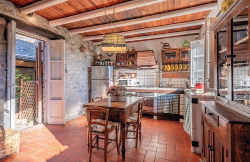 Villabuona House | Holiday Home 'Sunhouse - Tuscan Hills' with Private Garden and Wi-Fi