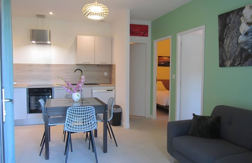 Montoison House | Holiday Home 'Syrah' with Wi-Fi and Air Conditioning