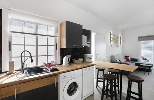 Abades House | Holiday Home 'Tia Osa' with Private Pool, Shared Terrace and Wi-Fi