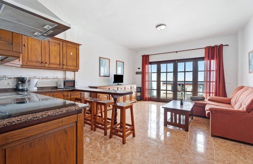 Villa de Mazo House | Holiday Home Timarasan with Sea View, Terrace & Wi-Fi