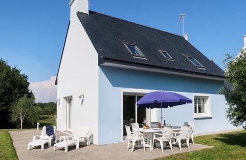 Tregunc House | Holiday Home Ty Coat Pin by Interhome