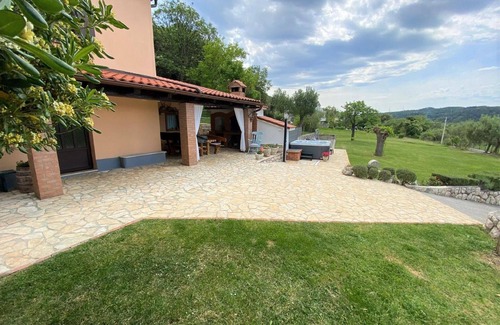 Supetarska Draga House | Holiday home Vintage with Jacuzzi