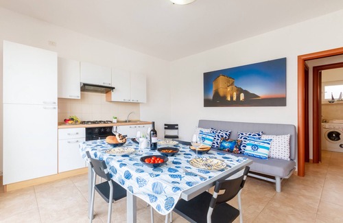 Boncore House | Holiday Home 'Via Duccio Da Boninsegna' with Shared Pool, Terrace and Wi-Fi