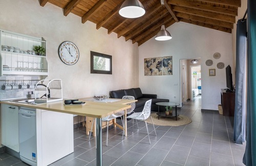 La Oliva Villa | Holiday Home “Villa Era 1” with Garden, Pool, Terrace & Wi-Fi