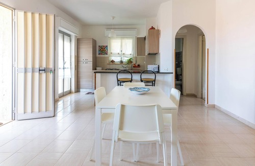 Gallina House | Holiday Home "Villa Clara" with Sea View, Covered Terrace & Garden