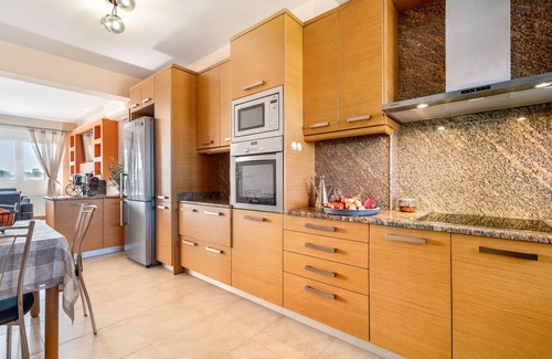 Kanelion House | Holiday Home 'Villa Elida' with Private Terrace, Wi-Fi and Air Conditioning