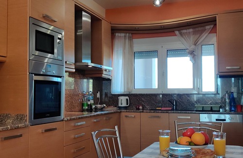 Kanelion House | Holiday Home 'Villa Elida' with Private Terrace, Wi-Fi and Air Conditioning