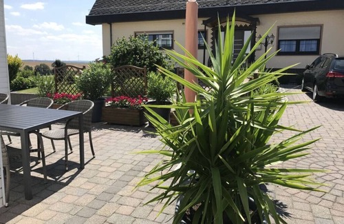 Lieg Apartment | Holiday home Weins Comfortable Vacation Home