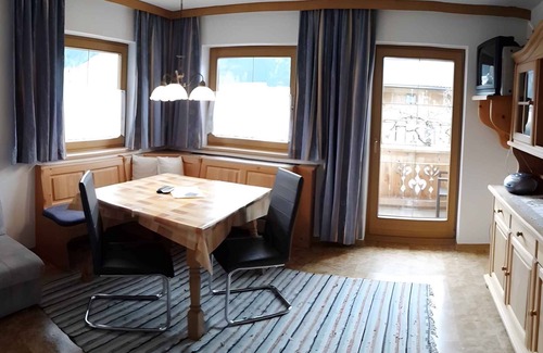 Gerlosbergeben House | Holiday home with balcony and garden